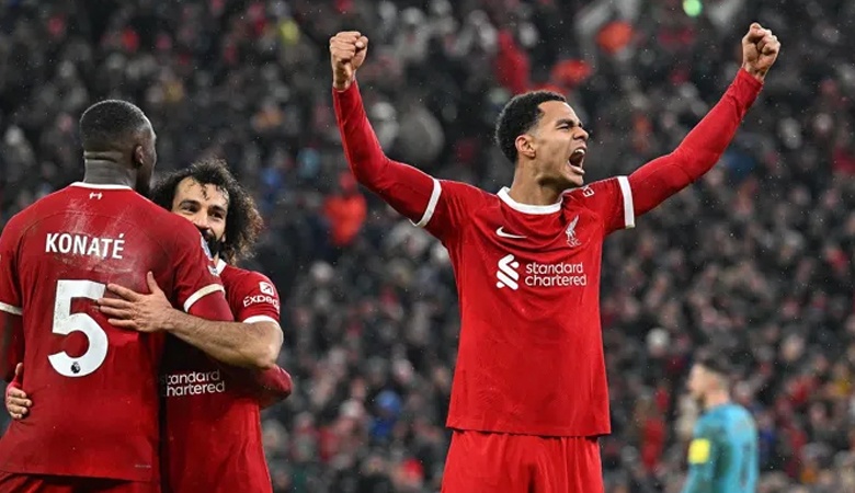 ليفربول يتحدى تشيلسي في الدوري الإنجليزي