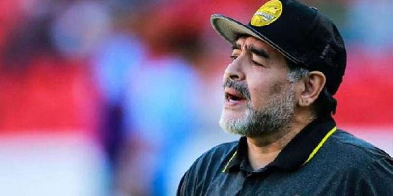 محكمة إيطالية تُبرئ مارادونا بعد سنوات من وفاته