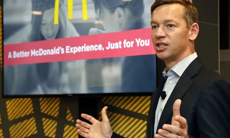 زعم حياد شركته.. الرئيس التنفيذي لـ"ماكدونالدز" يعترف بتأثير المقاطعة