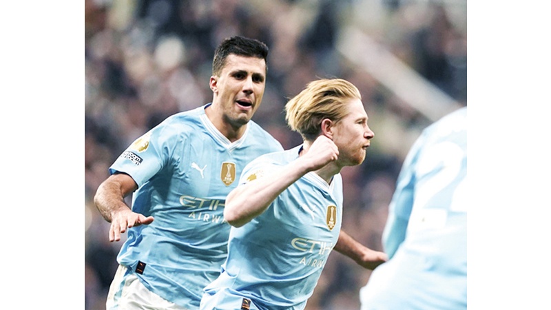 دي بروين يمنح السيتي نقاط نيوكاسل