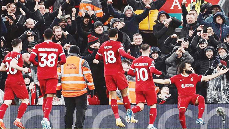 ليفربول يبتعد بالصدارة