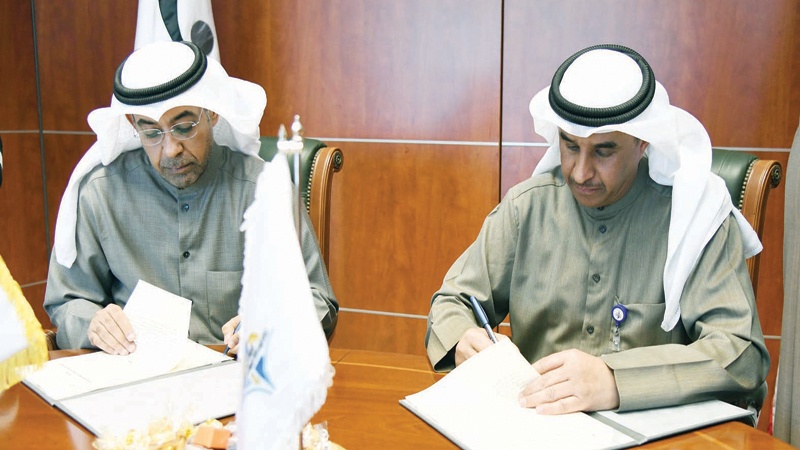 "التطبيقي" تتفق مع "القوى العاملة": اختبار العمالة الفنية شرط لإذن العمل