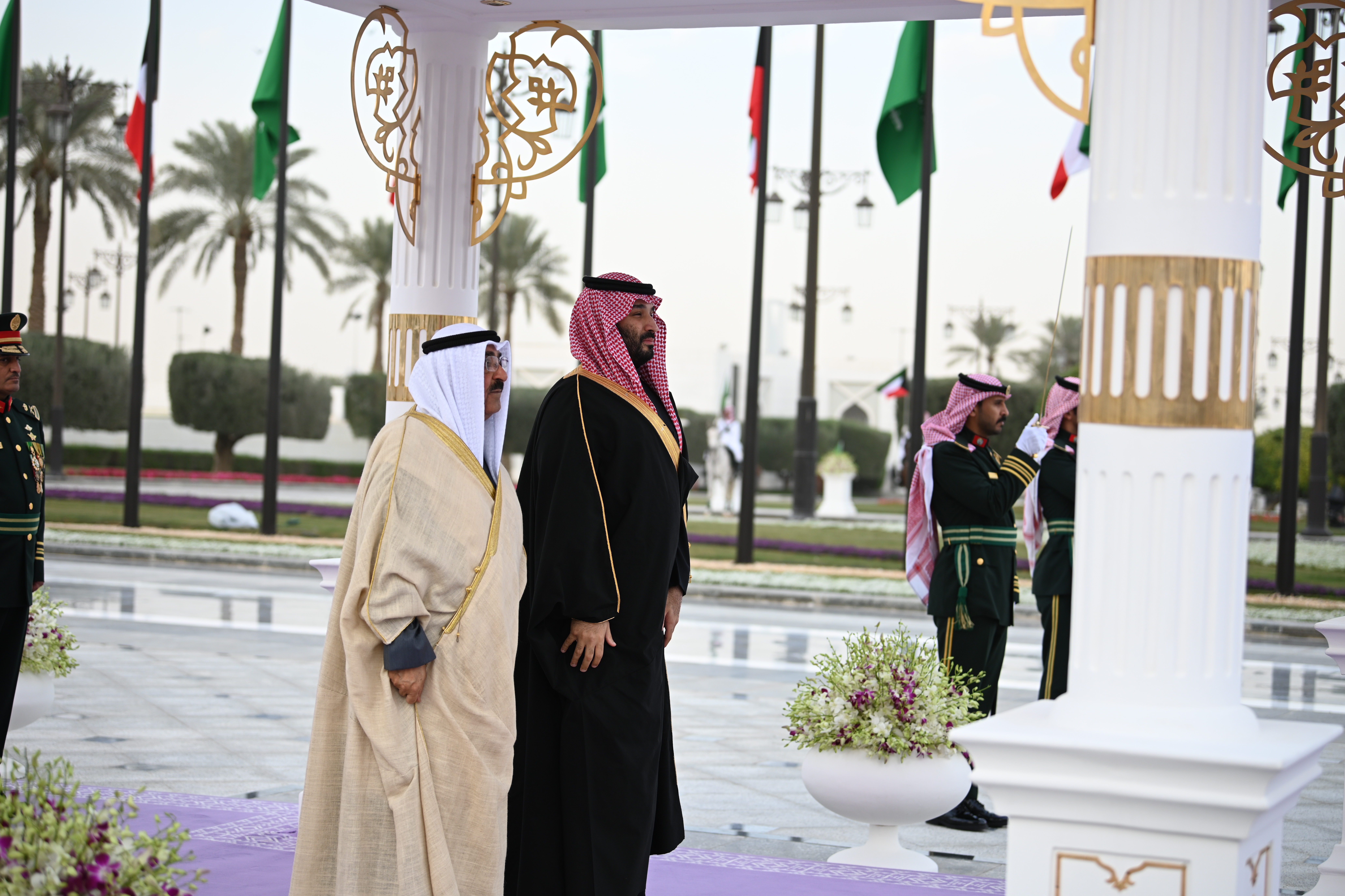 مراسم استقبال رسمية لسمو أمير البلاد في قصر اليمامة بالرياض