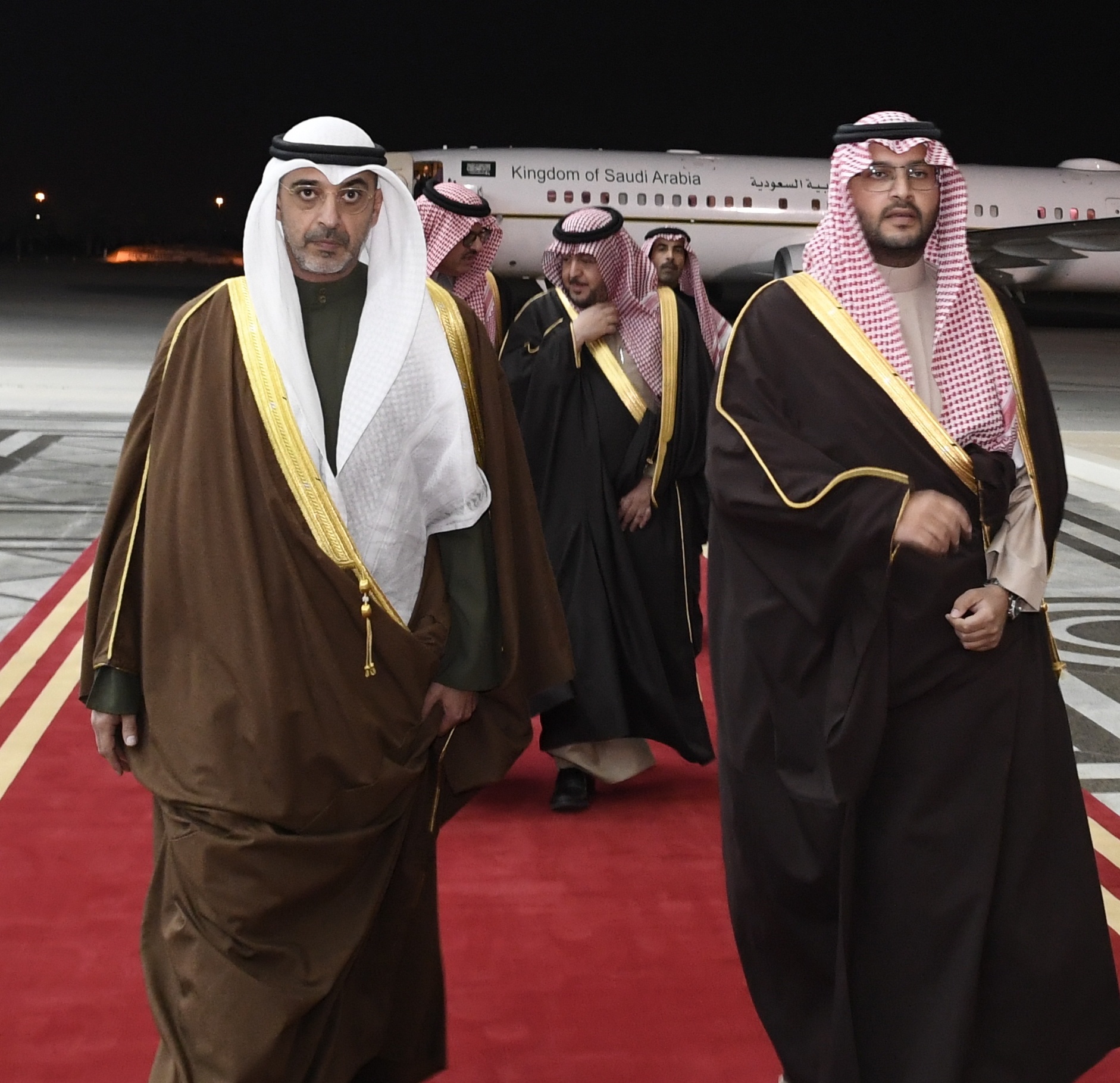 وزير الدولة السعودي تركي بن محمد يصل إلى البلاد