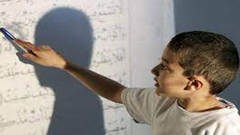 أحمد درويش يطالب بـ "إنقاذ اللغة" خلال إصداره الجديد