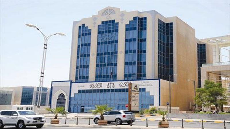 الحبس 20 سنة لوزير المالية القطري السابق و6 لنواف آل ثاني