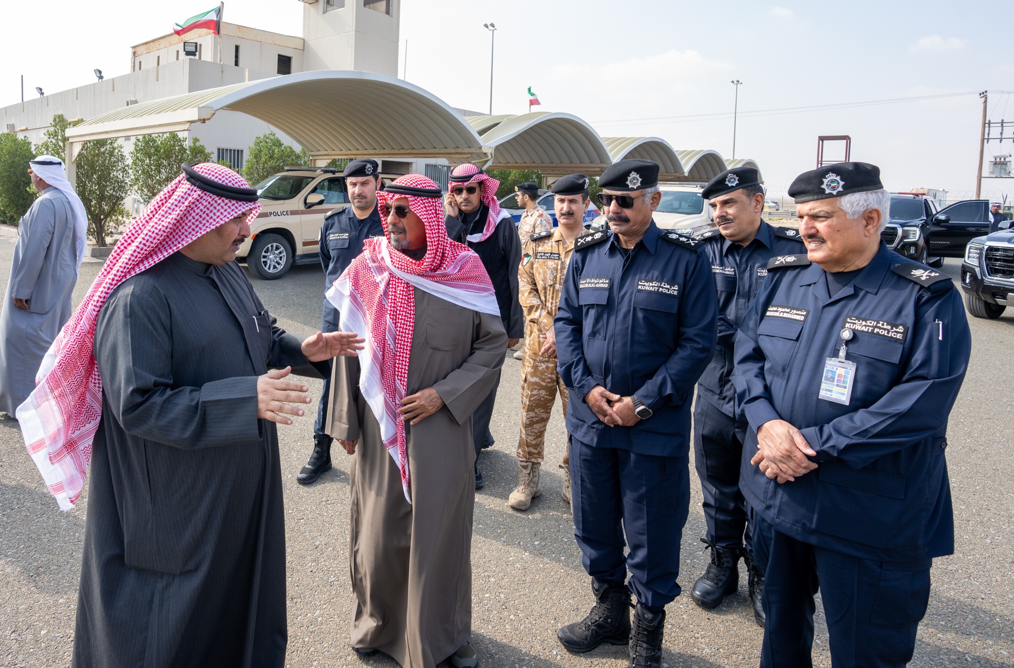 محمد الصباح تفقد منفذ العبدلي: جهود رجال "الداخلية" في حفظ أمن البلاد مقدرة