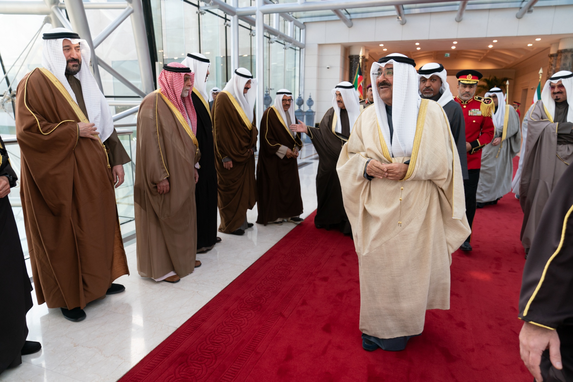 الأمير وصل الرياض&hellip; ومحمد بن سلمان في مقدمة مستقبلي سموه