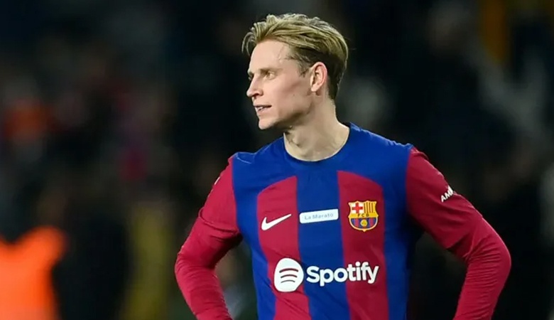 سئم الوضع.. دي يونج يدرس مغادرة برشلونة