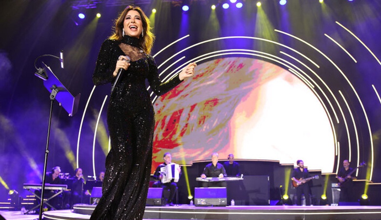 صورة نانسي عجرم مع مدون إسرائيلي تثير الجدل