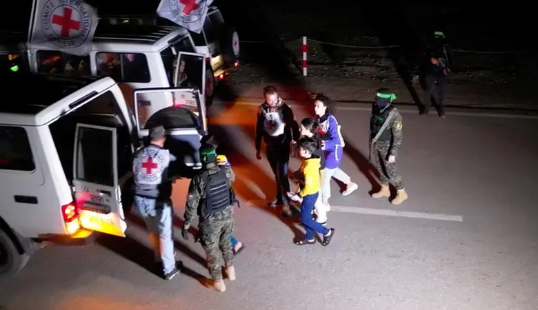 "هدنة 40 يوماً بغزة وصفقة للأسرى".. تفاصيل "مقترح باريس" المقدم لحماس
