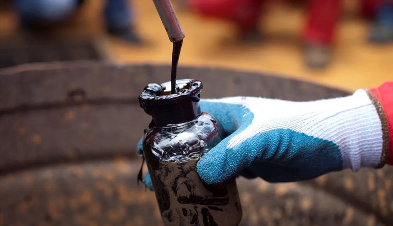 النفط يرتفع والأنظار على محادثات الهدنة في غزة