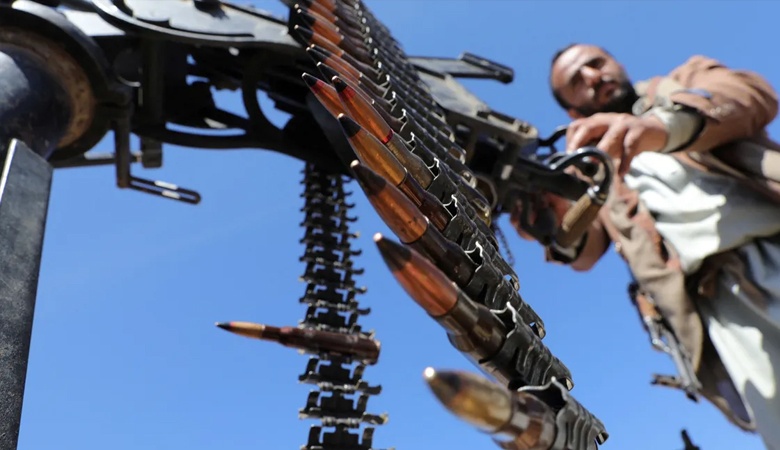 الحوثيون: إطلاق صواريخ على سفينتين بالبحر الأحمر