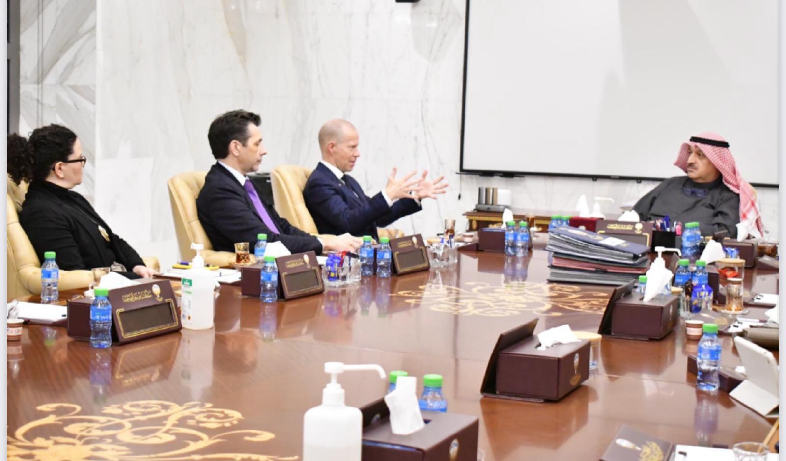 وزير الصحة يبحث مع وفد الكلية الملكية الكندية العالمية سبل تعزيز التعاون المشترك