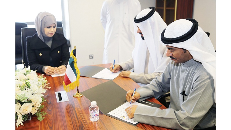اتفاق بين "الأشغال" و"الاعتماد الخليجي" لتعزيز قدرات مركز الفحوصات وضبط الجودة