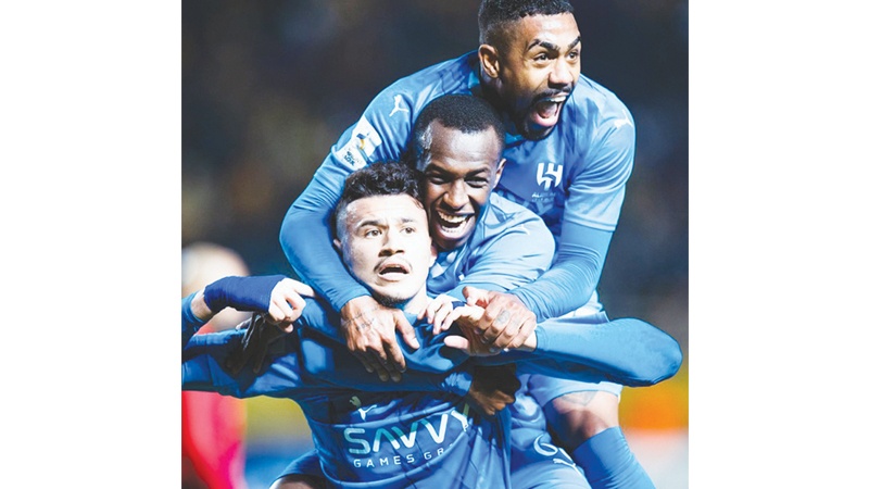 الهلال على مشارف "غينيس"