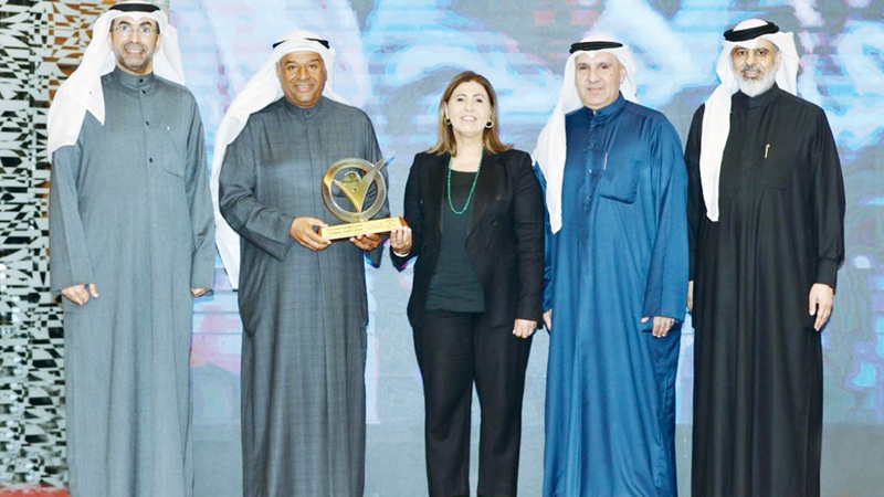 "المطاحن" تحصد جائزة الأعمال الوطنية بالملتقى الإعلامي العربي