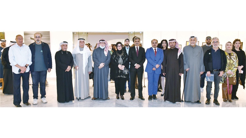 "طيور من الكويت"&hellip; برؤية 32 فناناً وفنانة تشكيليين