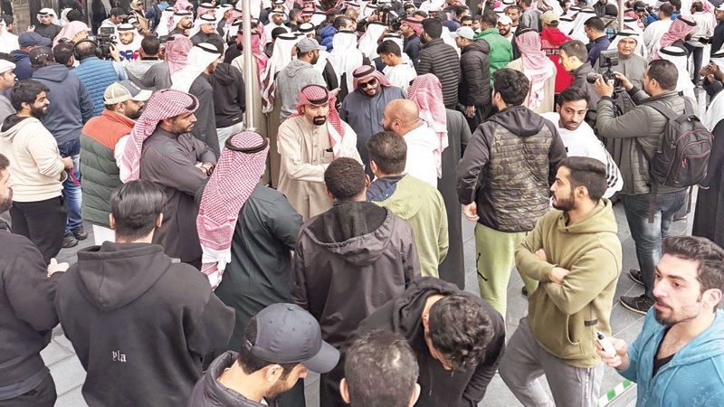 89 ألفاً بصموا&hellip; والنواب يضغطون!