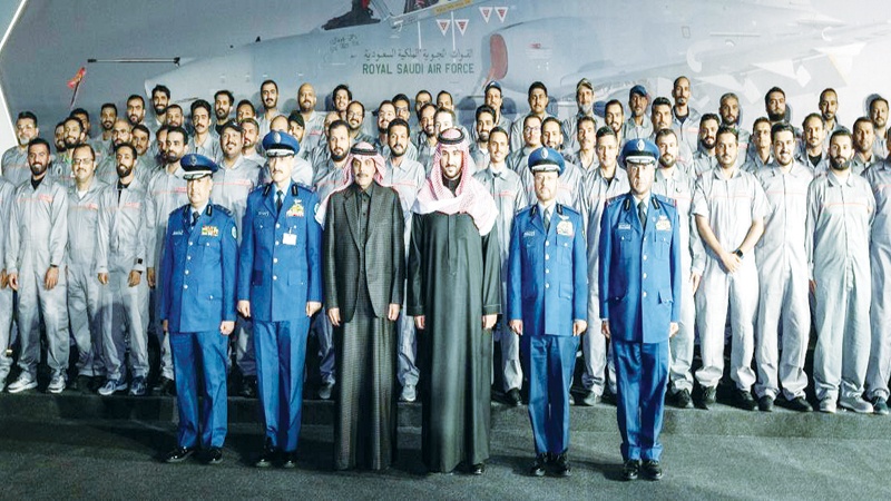وزير الدفاع السعودي يدشن آخر طائرة نفاثة جُمعت بالمملكة