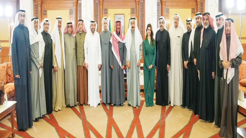 رئيس الوزراء: الحكومة ليست موقتة ولم تأتِ لحل المجلس