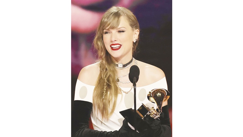 تايلور سويفت تحقق إنجازاً تاريخياً في حفل "غرامي 66"
