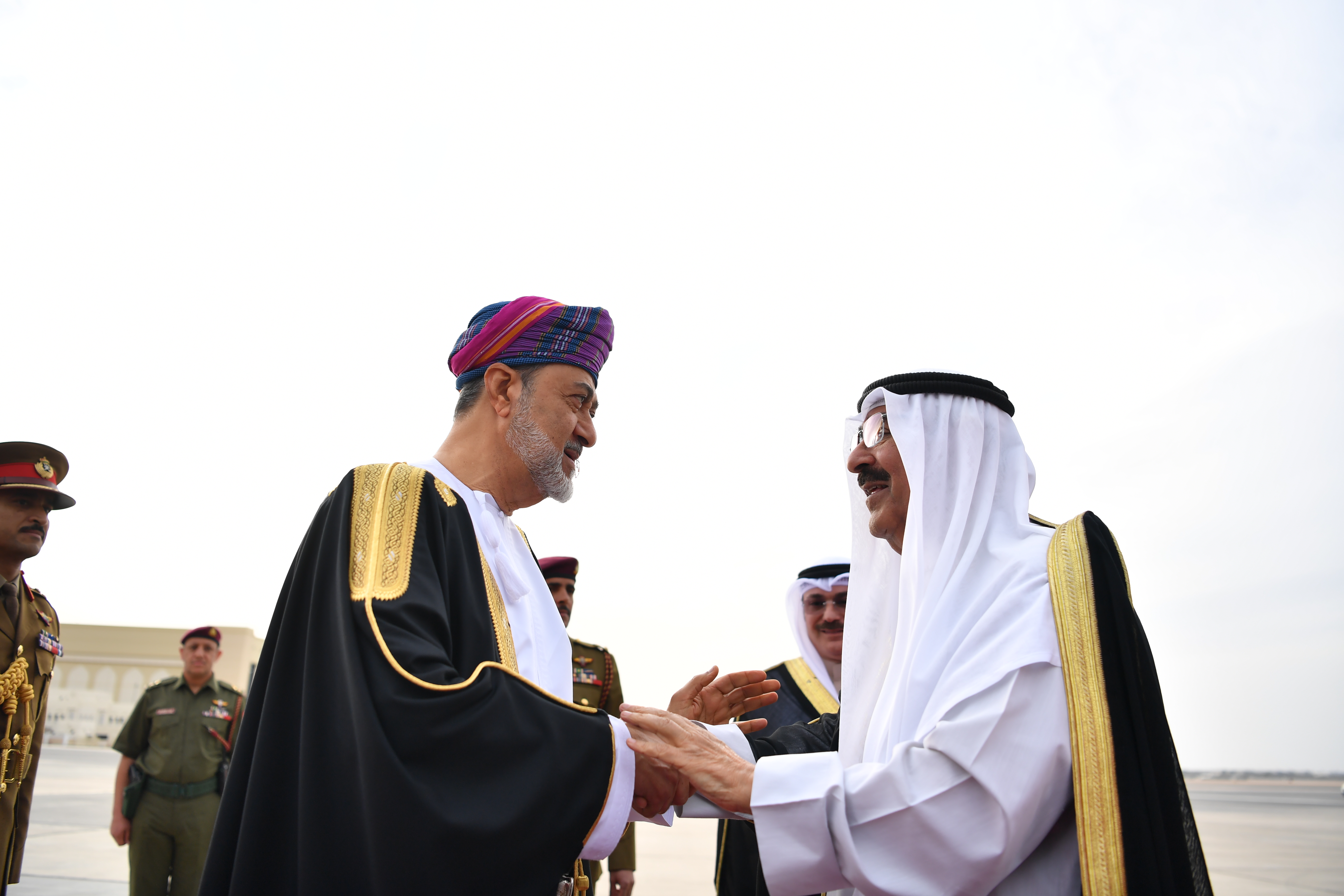 الأمير وسلطان عمان بحثا توسعة أطر العمل ومستجدات المنطقة