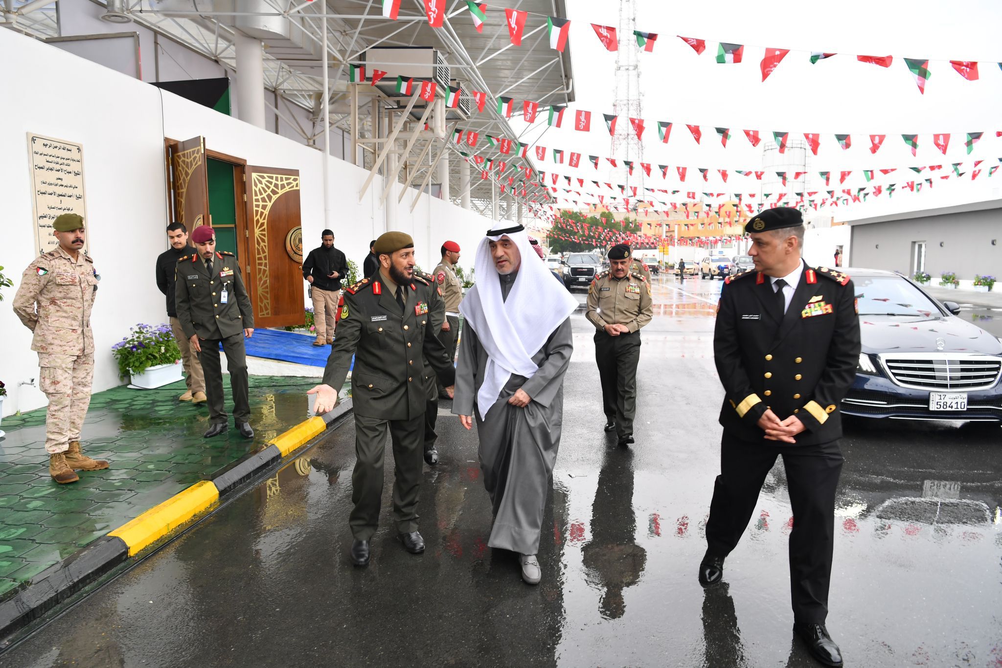 اليوسف يتفقد كلية علي الصباح استعدادا لتخريج دفعة الضباط الجامعيين 23 &nbsp;غدا