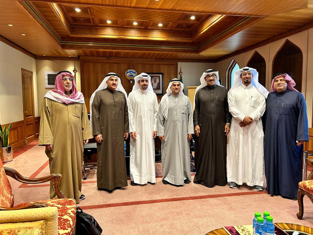 الحجرف يلتقي رئيس هيئة الربط الكهربائي الخليجية