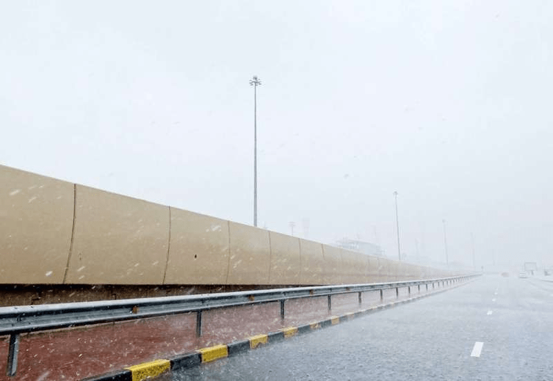 الأرصاد : أمطار غزيرة أحيانا وانخفاض في الرؤية الأفقية