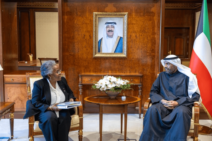 وزير الخارجية يبحث مع مدير عام (التقدم العلمي) آخر مستجدات جائزة السميط للتنمية الأفريقية