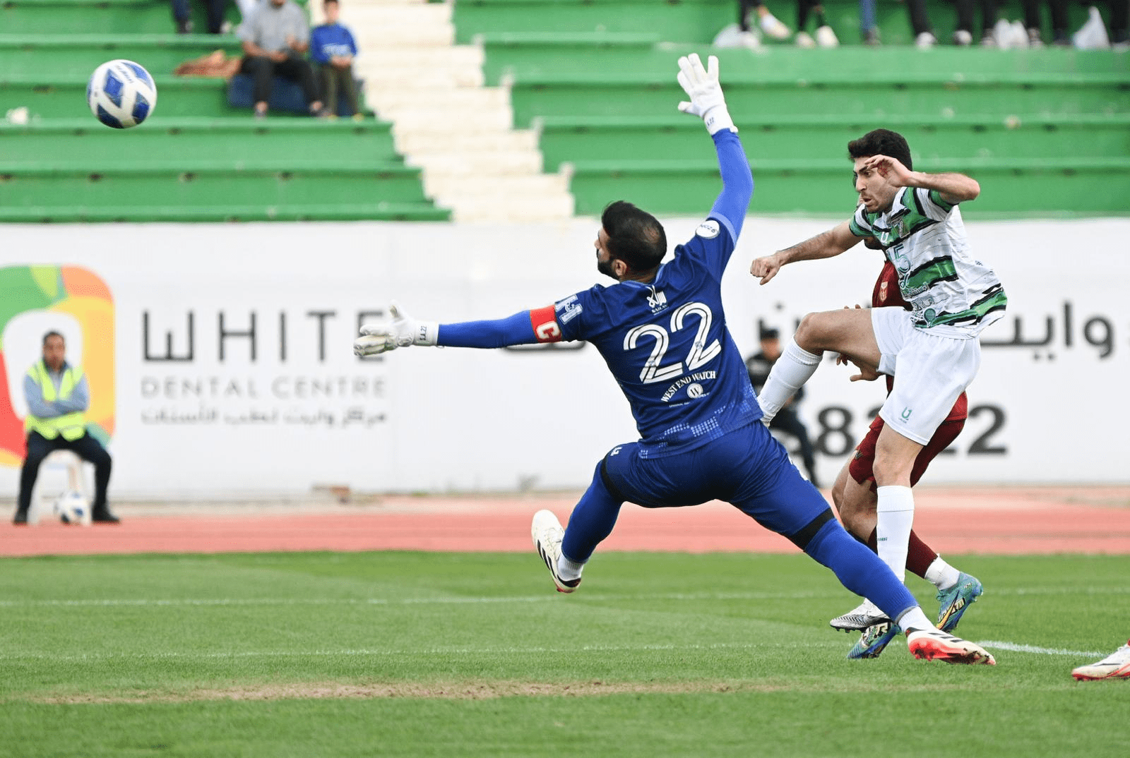 العربي يواصل "سداسياته"&hellip; ويتصدر الدوري مؤقتاً