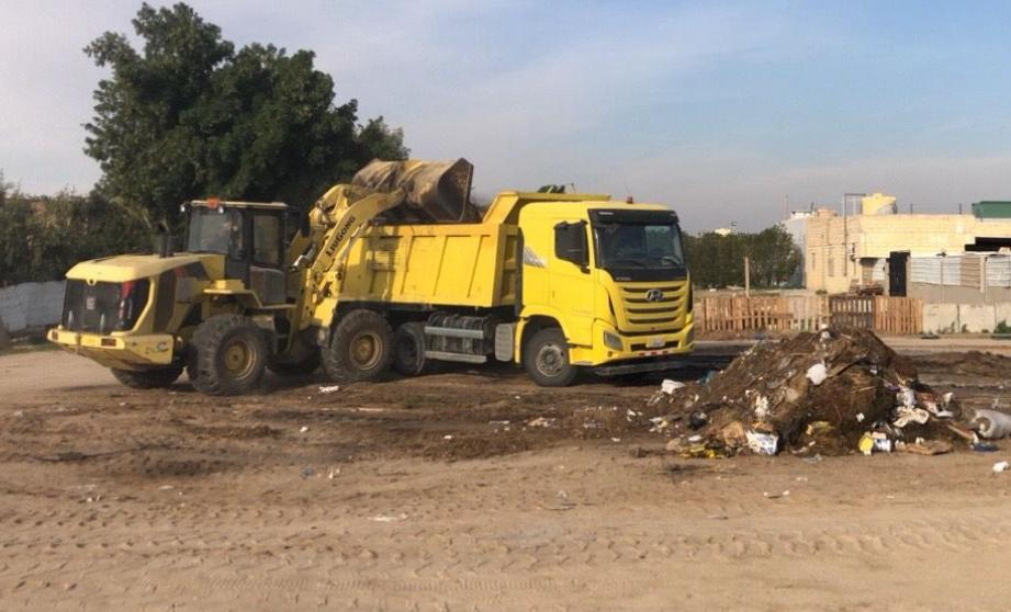 البلدية :رفع 211 درب من المخلفات بالأحمدي والجهراء