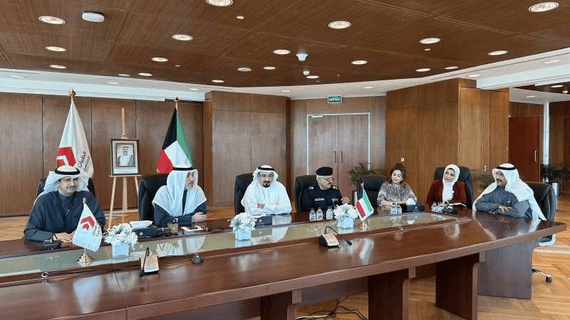 فهد اليوسف: نولي اهتماما بالغا بالقطاعات الاستراتيجية وأحد روافدها الطيران المدني