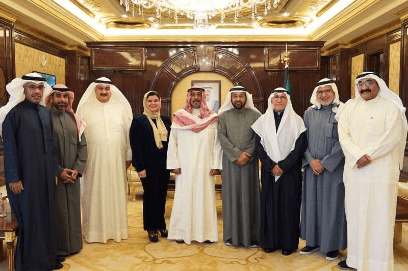رئيس الوزراء يستقبل عدداً من رؤساء وأعضاء جمعيات النفع العام