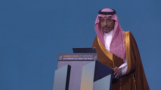السعودية تطلق ستراتيجية تنمية القدرات البشرية للصناعة والتعدين