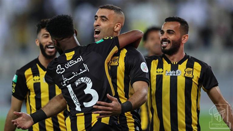 حمدالله يقود الاتحاد للفوز على الوحدة