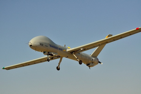 الطيران الاسرائيلي يستهدف سيارة في جنوب لبنان ووسائل اعلام عبرية تكشف عن استهداف قائد في حزب الله