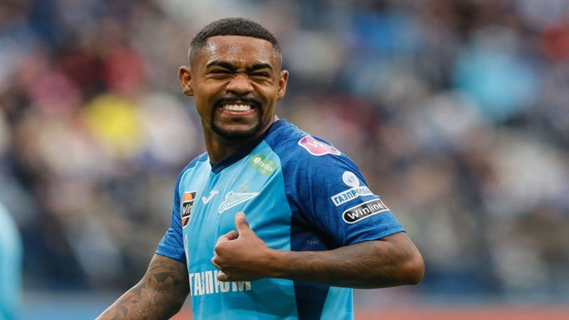 نجم الهلال يدفع برشلونة إلى المحكمة الرياضية